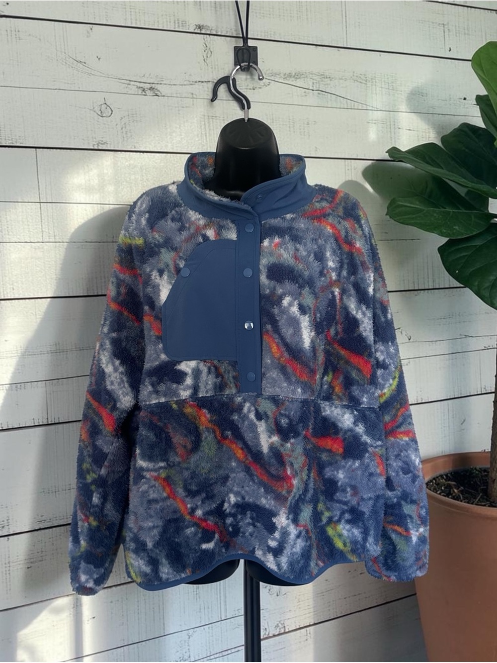 LIVI Active Womens Sherpa Fleece Pullover Blue Floral Plus Size 22 24